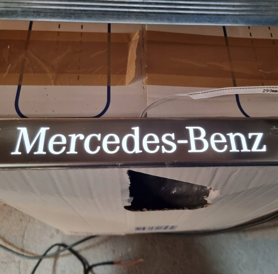 battitacco soglia porta led originali per Mercedes  CLA  GLA GLE 167 W177 176 - Immagine 2 di 4