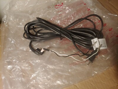 Shark UV795 vacuum cleaner power cord and connections