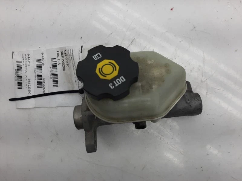 Brake Master Cylinder With ABS Opt JL9 06-08 Chevrolet Impala 19209185 - Image 3 of 4