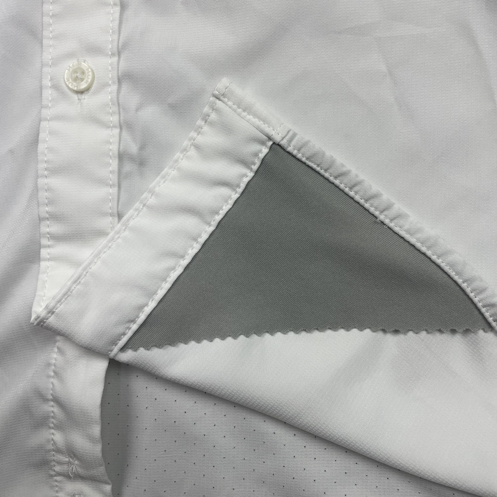 Huk Performance Fishing Shirt Mens Large White Bay Flats Lodge Long Sleeve Logo