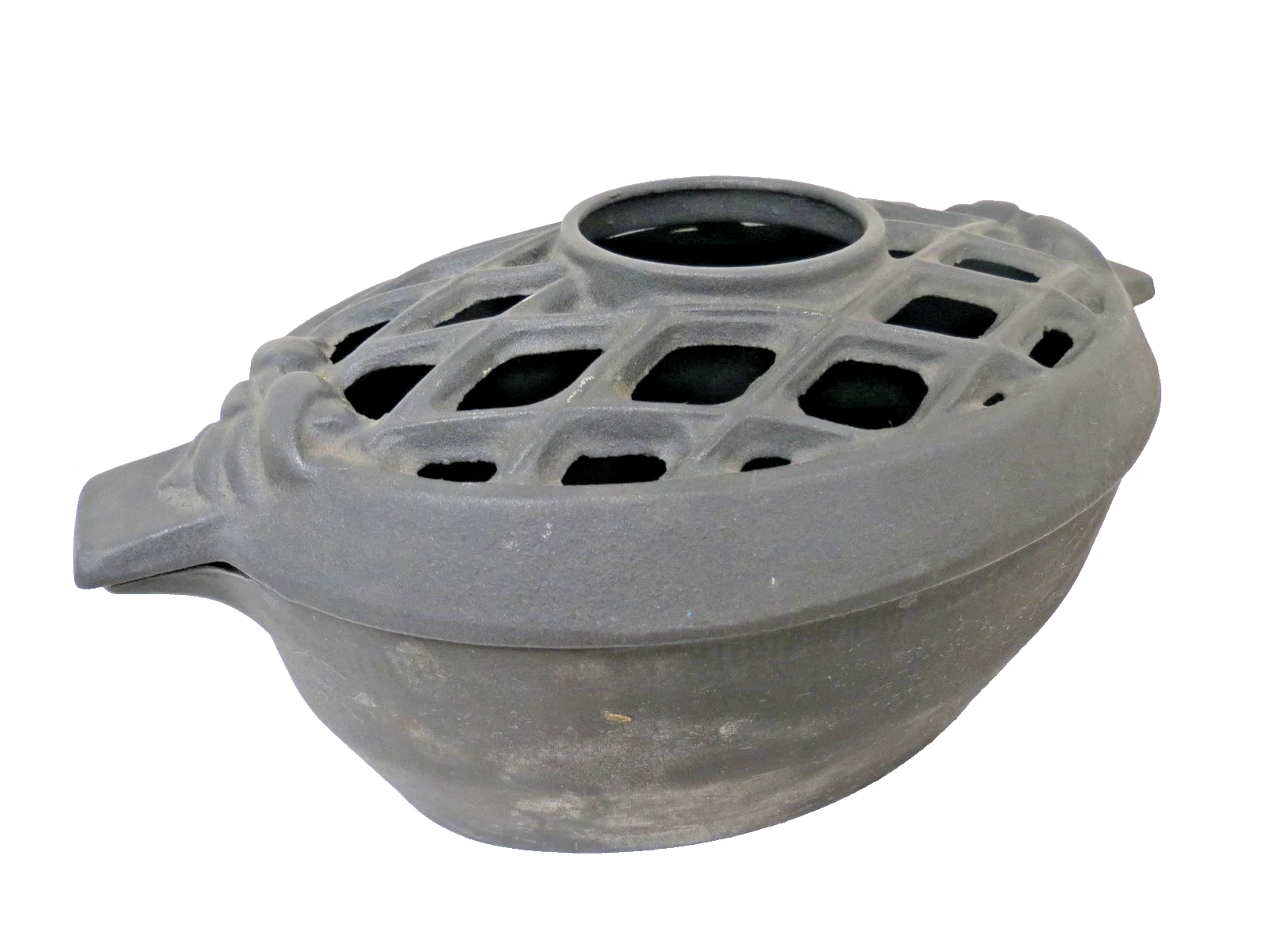 Cast Iron Oval Steamer Dutch Oven Roaster Pot With Vented Openwork Lattice Lid