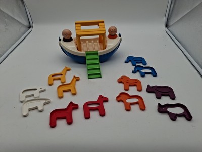 Vintage Tupperware Tupper Toys Noahs Ark Bathtub Toy Animals Cookie Cutters Set