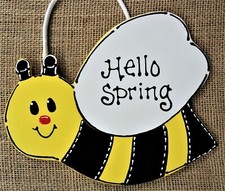 Bumblebee HELLO SPRING SIGN Bee Plaque Family Decor Wall Door Seasonal Hanger