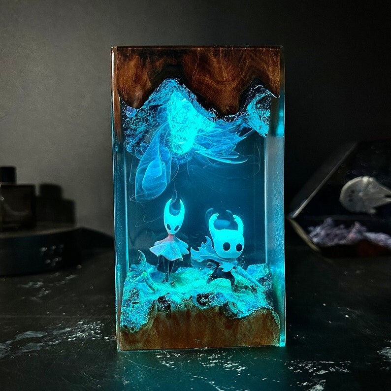 Hollow Knight and Hornet Night Light Resin Wood Lamp, Gaming