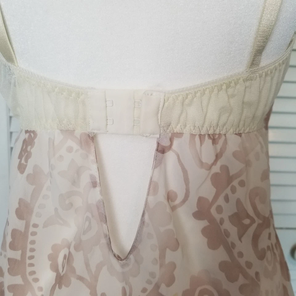 Apt 9 Hermoso Vestido Crema Encaje con Flores Talla L Tejido Transparente Elástico, Corto Foto 4 de 4