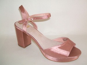 size 9 wide fit shoes