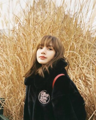 BLACKPINK 2019-2020 グッズ　公式　ファーコート　L　黒 Blackpink Fur Coat Black Size L BLACKPINK TOUR 2019-2020 NEW