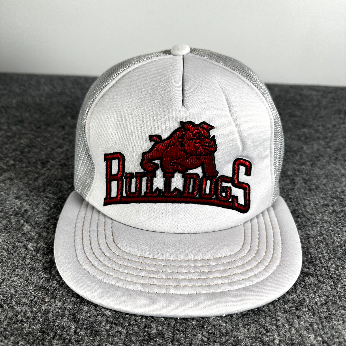 Vintage Georgia Bulldogs Trucker Hat SEC Football Snap-back Mesh Dawgs UGA