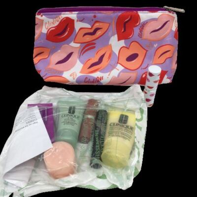 Clinique Skincare Kissy Lips Makeup Bag Deluxe Sample Gift Set Matching Lipstick