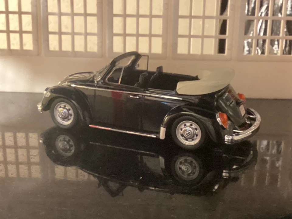 1978 Volkswagen Beetle Cabriolet 1303 Noire by Jouef - Image 3 of 4