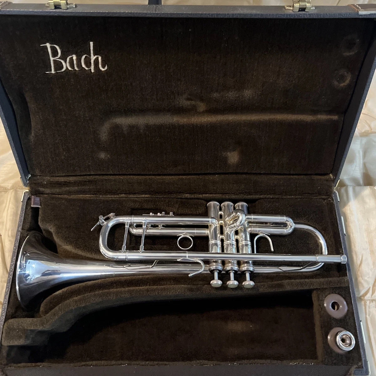 Bach Stradivarius Model 37 ML (1985年代) Bach Stradivarius Silver