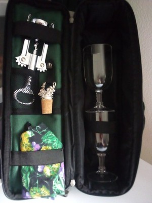 Picnic Time Estate Classic Deluxe Insulated Wine Tote with cups and corkscrew