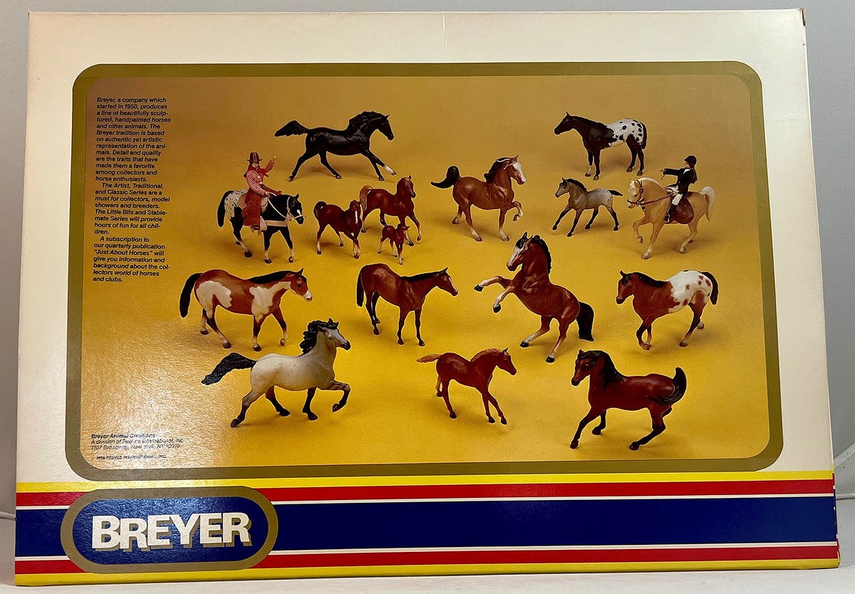 1:32 Britains Herald # 9900 BREYER Pine Lodge Riding School - 1986