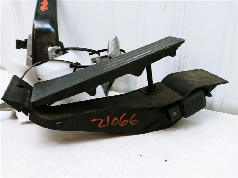 2008 BMW 328i SEDAN AUTOMÁTICO N51 GASOLINA E PEDAL DE FREIO FABRICANTE DE EQUIPAMENTO ORIGINAL  - Imagem 4 de 4