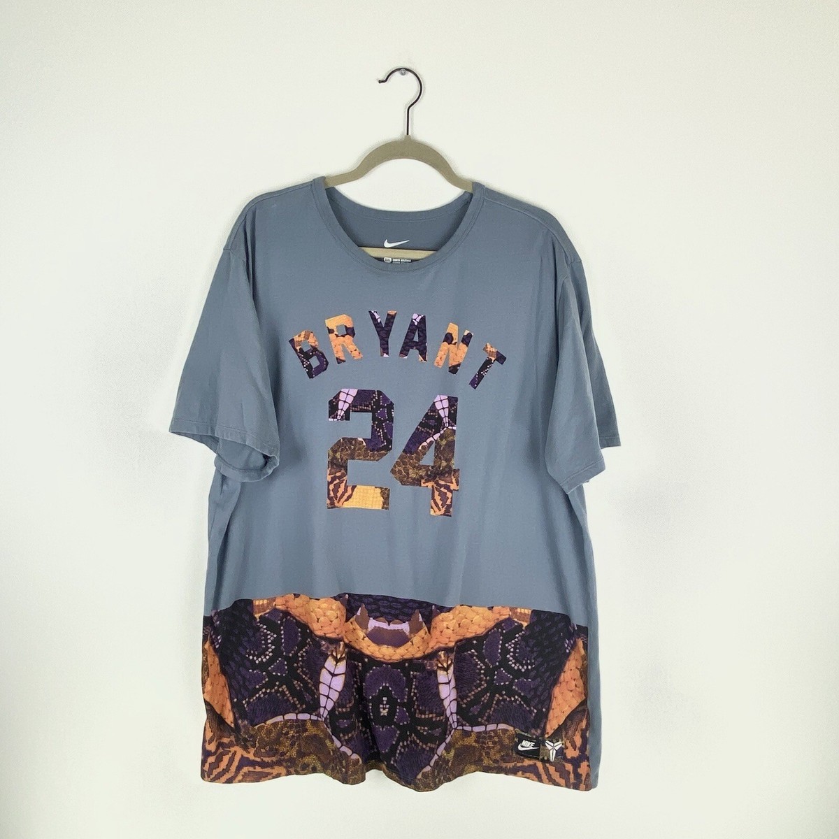 Nike Kobe Bryant #24 Mens 2XL Mamba Snakeskin T Shirt Gray Purple