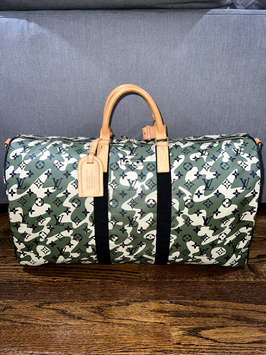 Louis Vuitton 2008 Pre-owned Monogramouflage Keepall Bandoulière 55 Travel Bag - Green