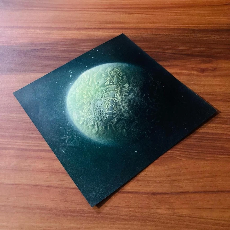 翡翠之谜-手工喷涂行星纸艺术 — 第 3/4 张图片