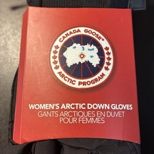 Women's Canada Goose black Artic Down Gloves NWT size large