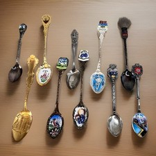One Vintage world Souvenir Spoon You pick, Free Combined ship. Exact pictured SL