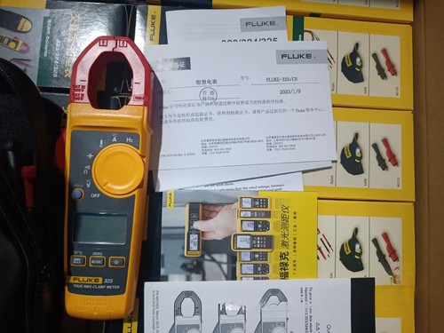 Fluke 325 True RMS DC AC Current and Voltage Tester Capacitance Clamp meter - Picture 2 of 5