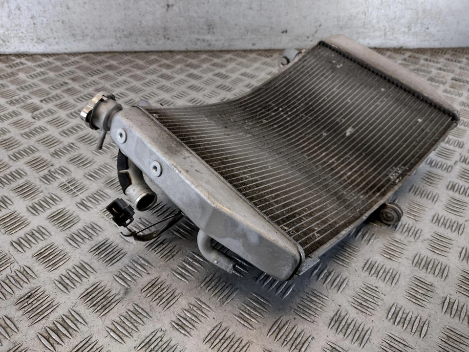 2011 YAMAHA YZF R1 Radiator — 第 2/4 张图片