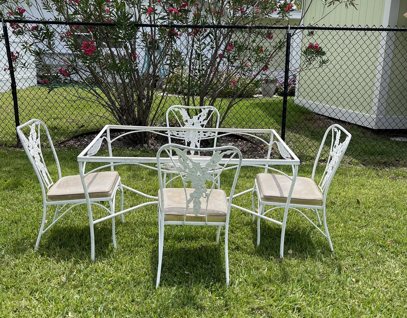 Amazing Cast Aluminum Table and Chairs with Vinyl Seats Floral Motif