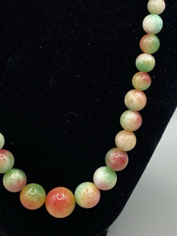 Vintage Graduated Multicolor Red Green White Jade Round Beads Necklace Estate - Image 2 of 4
