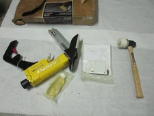 Model 445FS Pneumatic Powerstapler Hardwood Flooring Stapler w/ 3MI White Mallet