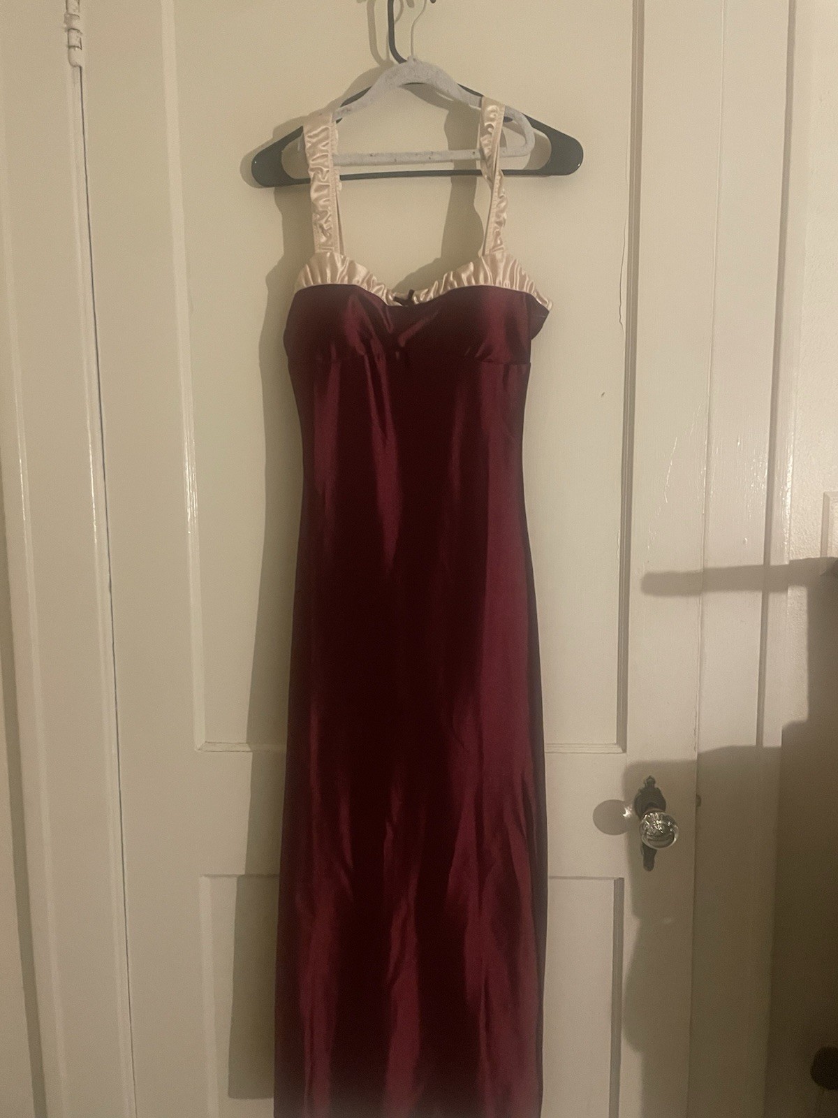 Derek Heart Satin Burgundy Sleeveless Sweetheart Ruffle Gown Size M