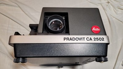Leitz Leica Diaprojektor Pradovit CA 2502 mit Colorplan CF 2,5/90mm