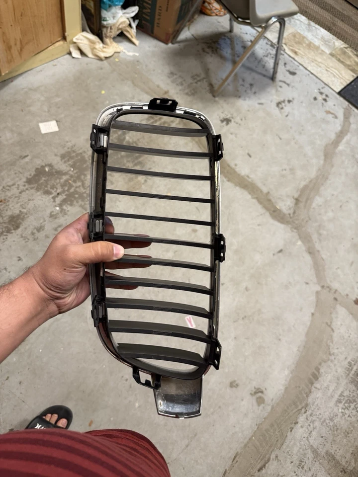 REJILLA RADIADOR DELANTERO BMW SERIE 3 F30 328xi 12-14 OEM BMW APENAS USADA Foto 2 de 4
