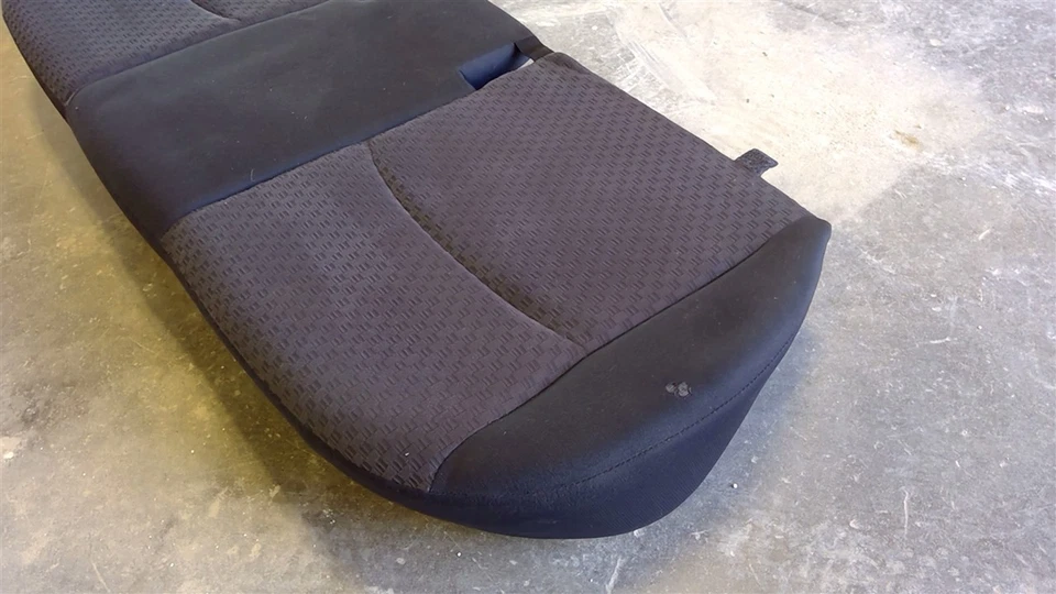 2017 Mitsubishi Mirage HTBK Rear Seat Sit on Bottom Cushion Black Cloth 113252 - Image 4 of 4