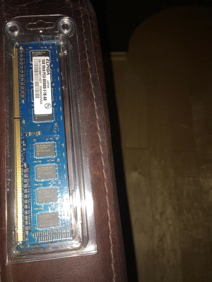 Elpida PC3-8500 1 GB DIMM 1066 MHz DDR3 SDRAM Memory (EBJ10UE8BBF0AEF) - Image 3 of 3