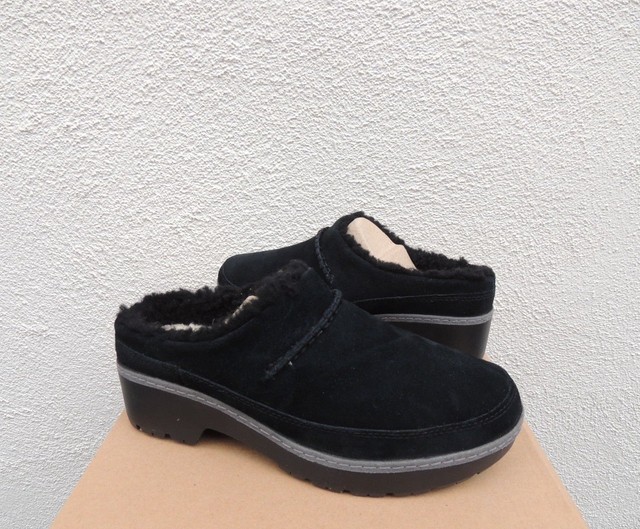 ugg lynwood waterproof clog