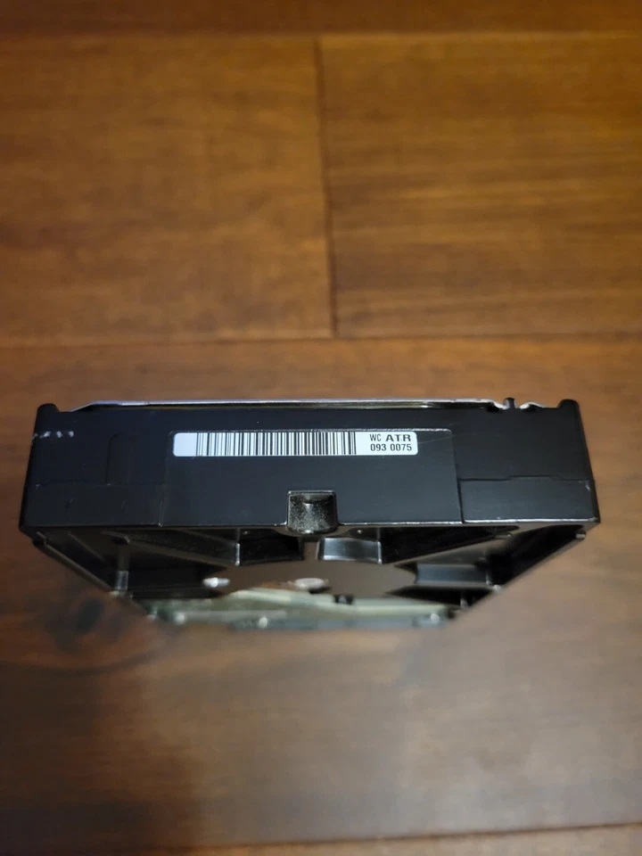 Western Digital Caviar Blue SATA WD6400AAKS-00E4A0 640GB 3.5" Hard Drive - USA - Image 4 of 4