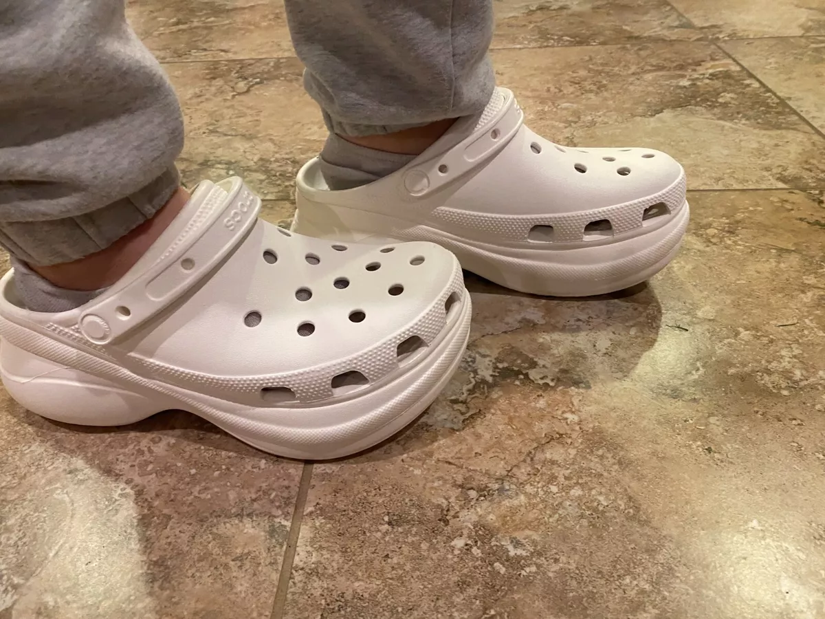 Women's crocs 2024 classic bae clog