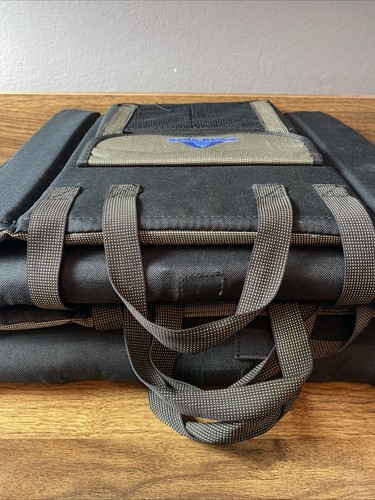 Eagle Peak Deluxe 3 Way Stadium cushion Set Of 2 Great Condition - Picture 4 of 4