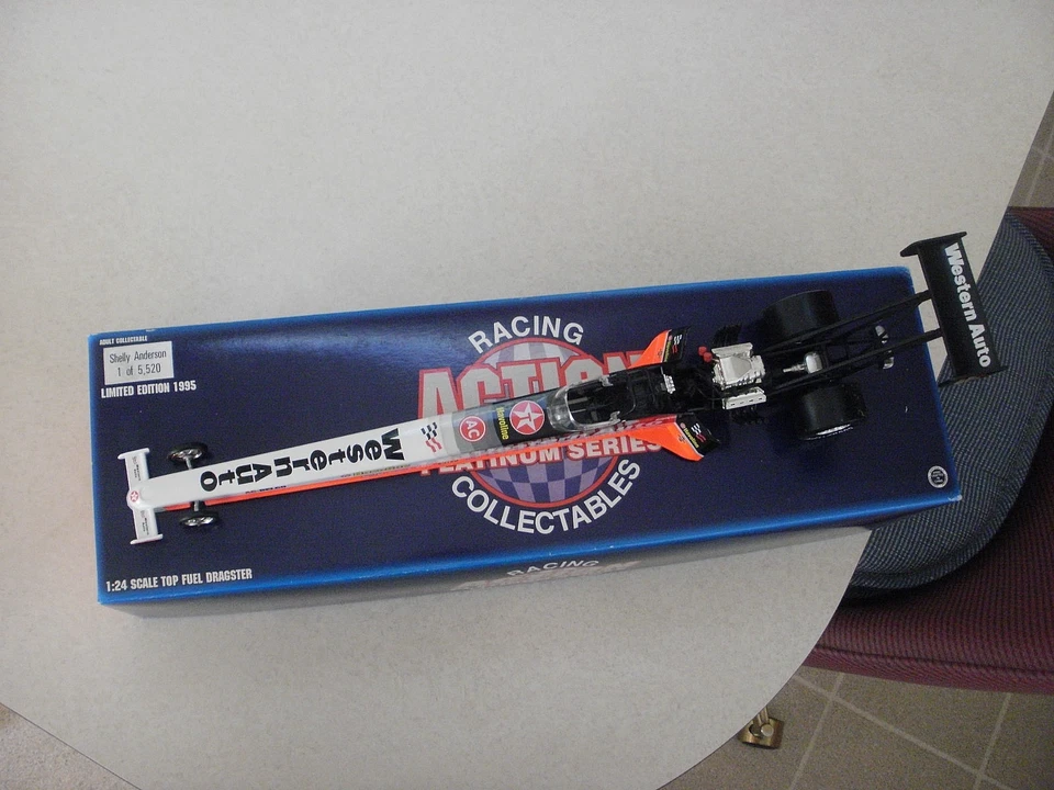 NHRA 1/24 SHELLY ANDERSON 1995 WESTERN AUTO TOP FUEL 1/5520 CUSTOM - Image 4 of 4