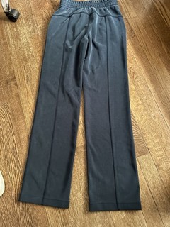 Lululemon Women’s Comfort Pants (size 2)