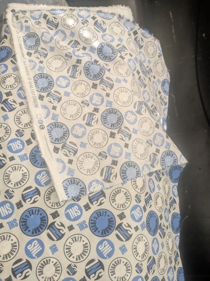 Tela de algodón 7 yardas SNL Saturday Night Live azul, gris claro, blanco, negro nueva Foto 3 de 4