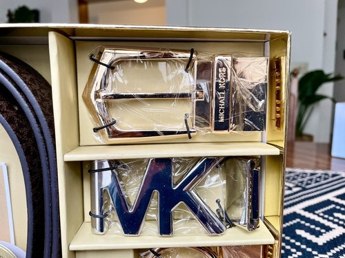 Michael Kors Set Of A Reversible Belt & 3 Buckles With MK Logo Accent. New - Picture 2 of 8