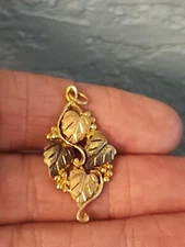 Large JCO Black Hills Gold 10k Tri-Gold Floral Pendant 1” Heavy 2.5 grams