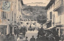 CPA 15 LAROQUEBROU / L'AVENUE DU PONT A LA FETE PATRONALE