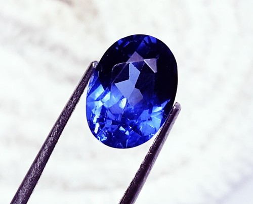 Saphir Naturel Bleu 40 Carats - Coupe Ronde - Œil Propre, Non Traité - Certificat AGL