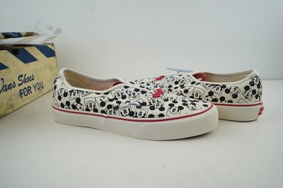 VANS Disney Mickey & Minnie スニーカー 2013 New Disney x Vans Authentic Mickey Mouse Square size 10.5 w