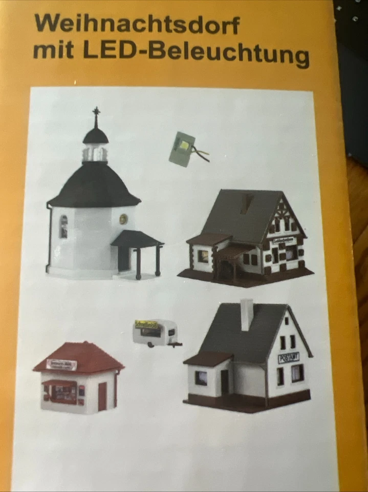 Vollmer 47613 N 1:160 Kit de Pueblo de Navidad con Iluminación LED Foto 3 de 4