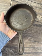 VTG Wagner Ware Sidney O 1053C cast iron No 3 skillet Sits Flat