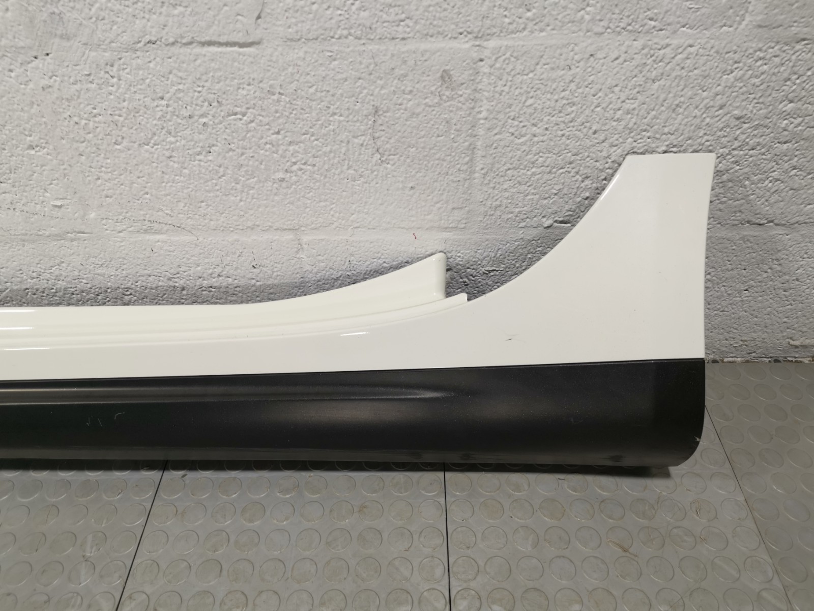 Maserati Ghibli 2017 RWD M156B 3.0 L Left Driver Side Skirt Rocker Panel OEM