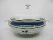 WEDGWOOD TUSCANY COLLECTION OVAL COVERED VEGETABLE BOWL -8 1/2 x 7 5/8"  0605E