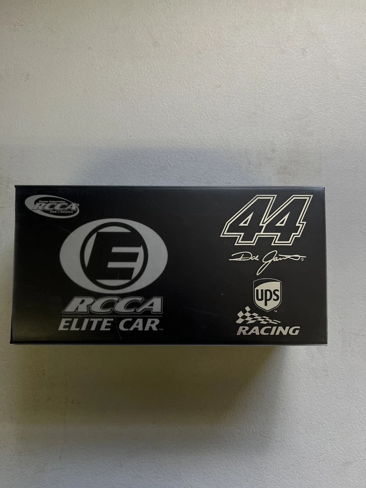 RCCA ELITE 1/24 DALE JARRETT 2008 UPS Toyoto Camry AUTOGRAPHED 283 /600 NEW - Image 2 of 4